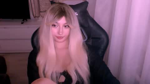 Kate online show from December 17, 1:50 pm