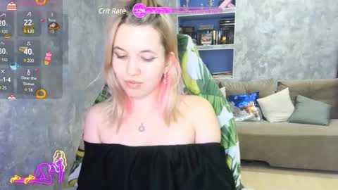 Snapshot of sweeet_bee chatting on February 15, 2:15 am Melisa online show from February 15, 2:15 am