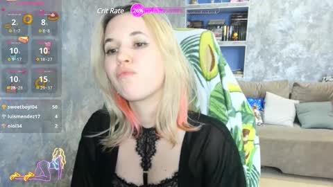 Snapshot of sweeet_bee chatting on March 4, 10:46 am Melisa online show from March 4, 10:46 am