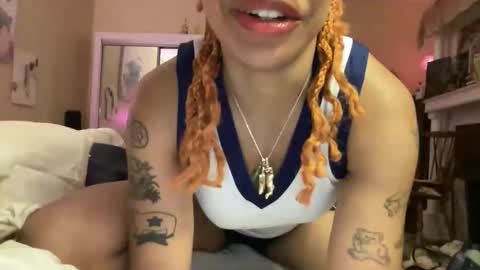 Snapshot of sweeetg1rl chatting on March 13, 12:50 am june online show from March 13, 12:50 am