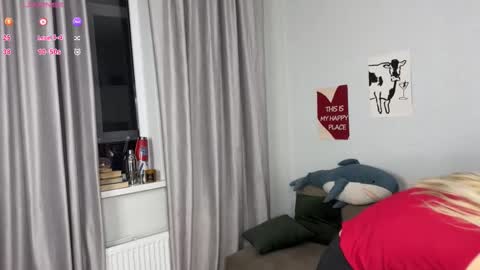 Snapshot of sweeety_chloe chatting on February 17, 3:51 pm Chloe online show from February 17, 3:51 pm