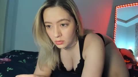 Snapshot of sweet4you1992 chatting on December 2, 6:08 am Anne Marie online show from December 2, 6:08 am