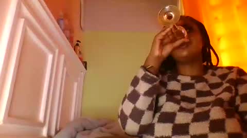 sweet52537 online show from April 13, 6:08 am