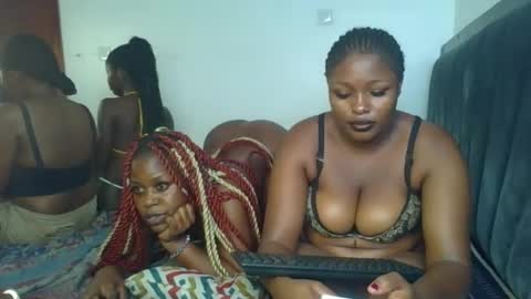 Snapshot of sweet_22ass chatting on December 14, 9:30 pm sweet_22ass online show from December 14, 9:30 pm
