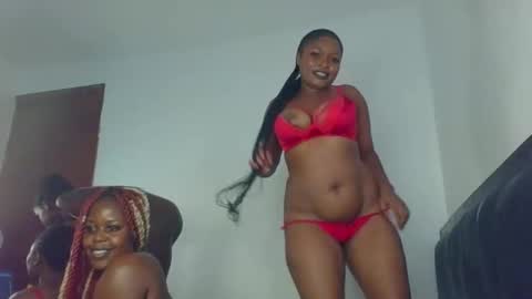 Snapshot of sweet_22ass chatting on December 16, 10:09 am sweet_22ass online show from December 16, 10:09 am