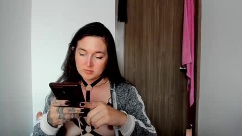 Snapshot of sweet__suck69bitch chatting on December 13, 9:52 pm sweet__suck69bitch online show from December 13, 9:52 pm