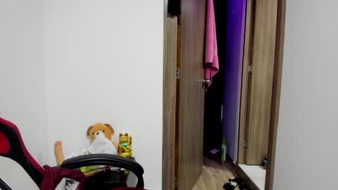 Snapshot of sweet__suck69bitch chatting on December 14, 11:23 pm sweet__suck69bitch online show from December 14, 11:23 pm