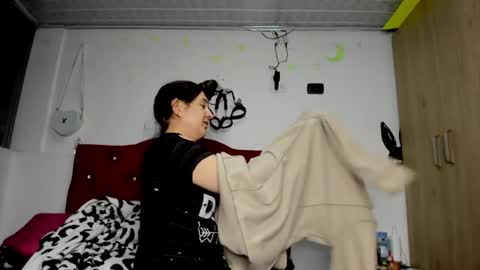 Snapshot of sweet__suck69bitch chatting on January 6, 1:20 am sweet__suck69bitch online show from January 6, 1:20 am