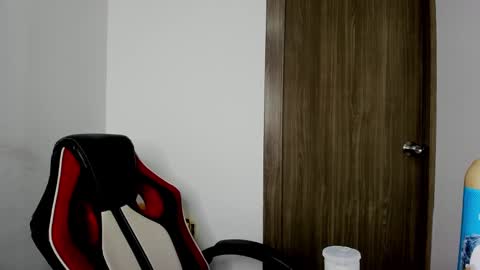 Snapshot of sweet__suck69bitch chatting on February 22, 10:09 pm sweet__suck69bitch online show from February 22, 10:09 pm