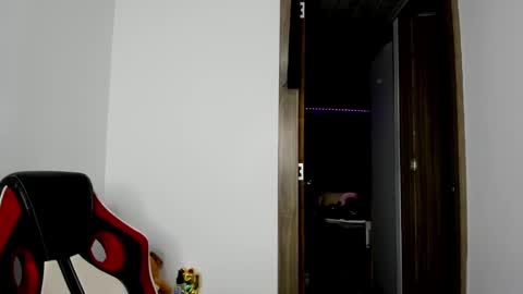 Snapshot of sweet__suck69bitch chatting on March 1, 1:43 am sweet__suck69bitch online show from March 1, 1:43 am