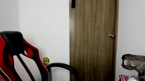 Snapshot of sweet__suck69bitch chatting on March 4, 5:00 am sweet__suck69bitch online show from March 4, 5:00 am