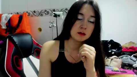 sweet__suck69bitch online show from June 1, 8:38 am