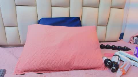 Snapshot of sweet_amye chatting on February 8, 7:06 pm Amye online show from February 8, 7:06 pm