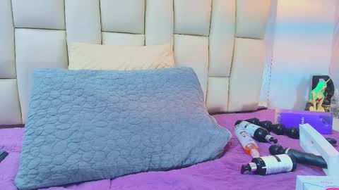 Snapshot of sweet_amye chatting on February 18, 7:10 pm Amye online show from February 18, 7:10 pm