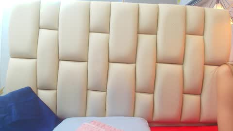 Snapshot of sweet_amye chatting on March 1, 7:16 pm Amye online show from March 1, 7:16 pm