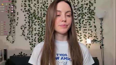 Snapshot of sweet_and_flirt chatting on November 7, 8:03 am Alice online show from November 7, 8:03 am