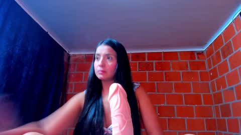 Snapshot of sweet_and_hot_alaia chatting on November 24, 6:02 am sweet and hot alaia online show from November 24, 6:02 am