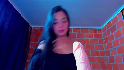 Snapshot of sweet_and_hot_alaia chatting on November 25, 4:45 am sweet and hot alaia online show from November 25, 4:45 am