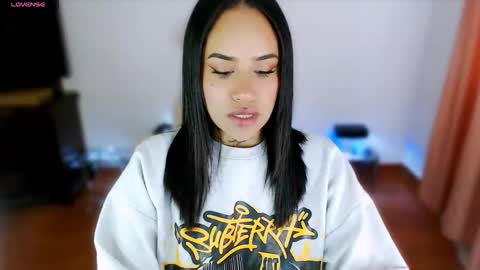 Stephanie online show from November 25, 12:05 pm