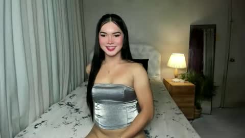 Snapshot of sweet_angel985251 chatting on April 29, 12:05 am SweetAangel online show from April 29, 12:05 am