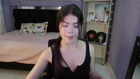 Candy online show from November 27, 1:02 pm