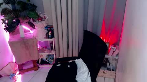 sweet_candyxz online show from March 13, 1:51 pm
