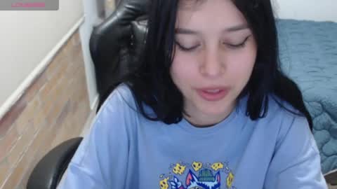 sweet_cloe444 online show from June 20, 4:32 pm