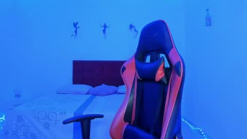 Snapshot of sweet_coral_ chatting on April 16, 8:26 am sweet_coral_ online show from April 16, 8:26 am