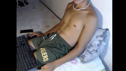 Snapshot of sweet_cummer00 chatting on October 20, 7:03 pm sweet_cummer00 online show from October 20, 7:03 pm