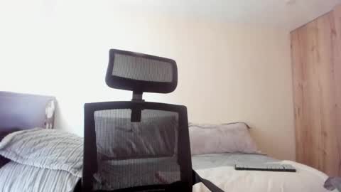 Kendra online show from December 5, 2:25 pm