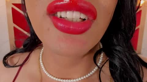 sweet_eliizabeth online show from June 3, 2:33 pm