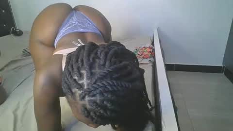 sweet_ella6 online show from April 2, 1:53 pm