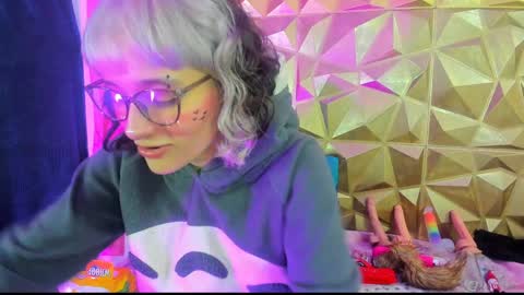  emmili  online show from December 27, 3:59 pm