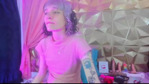  emmili  online show from January 1, 12:11 pm