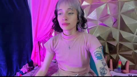  emmili  online show from January 9, 12:19 pm