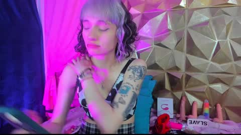  emmili  online show from January 16, 12:09 pm