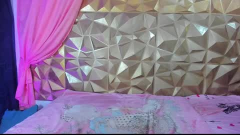  emmili  online show from January 21, 6:12 pm