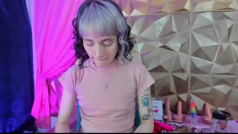  emmili  online show from January 25, 12:16 pm