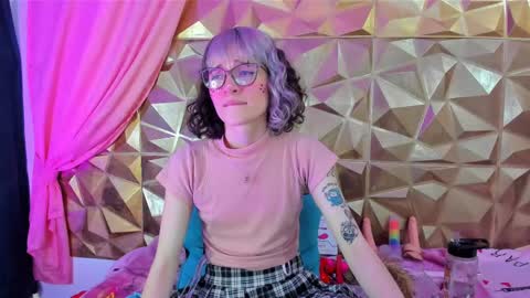  emmili  online show from February 14, 3:15 pm