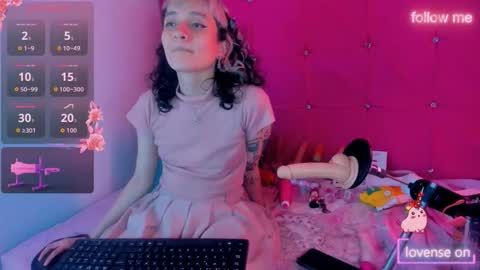  emmili  online show from October 6, 3:20 pm