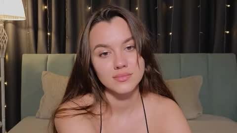 Snapshot of sweet_haeven chatting on May 7, 9:09 pm Im Mia.LOVELY PATTERNS 100 120 160 200 my toy buzzes from 2 tip online show from May 7, 9:09 pm