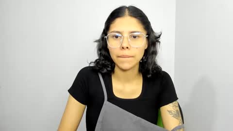 Snapshot of sweet_hann chatting on January 26, 10:57 pm Hanna online show from January 26, 10:57 pm