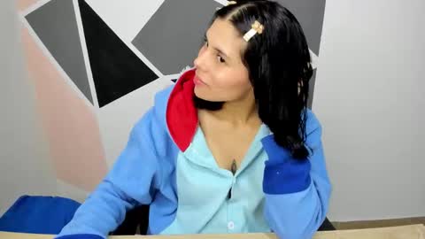 Snapshot of sweet_hann chatting on October 7, 4:09 am Hanna online show from October 7, 4:09 am