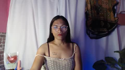 Snapshot of sweet_hanna22 chatting on May 5, 9:45 pm hanna mae online show from May 5, 9:45 pm