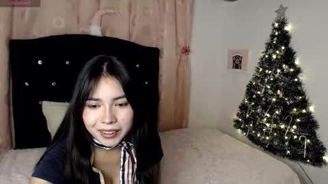 Snapshot of sweet_hannaah chatting on December 5, 9:51 am Hannah online show from December 5, 9:51 am