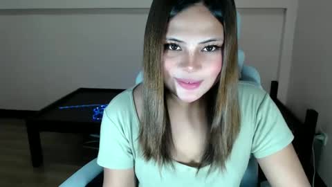 sophia daisy  online show from February 17, 2:20 am