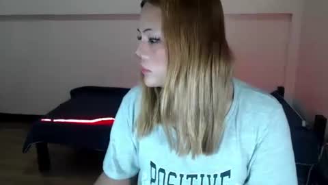 sophia daisy  online show from October 19, 8:48 am