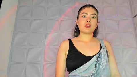 Lyn  online show from November 30, 6:34 pm