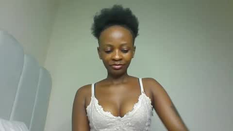 sweet_jovial online show from May 18, 5:19 pm