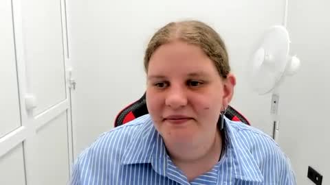 Karla online show from July 25, 2:25 pm